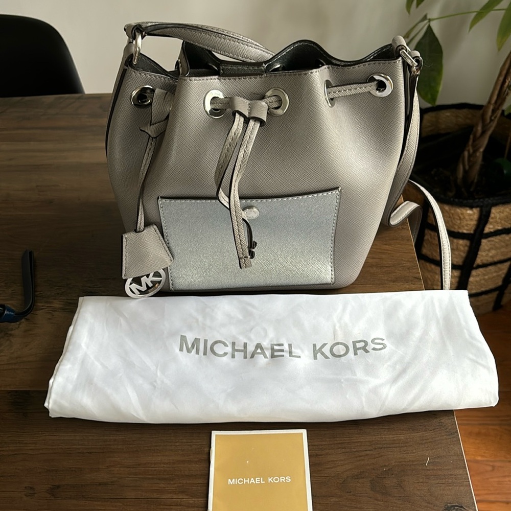 Authentic Michael Kors bucket bag